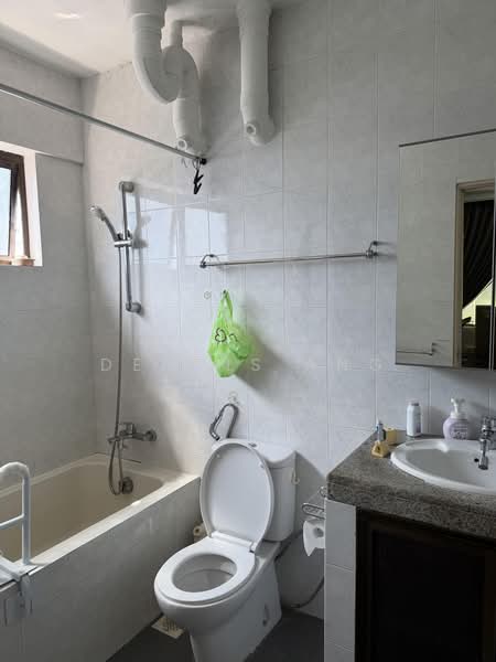 Lagoon View, 5000N Marine Parade Road, 3 Bedrooms, 1,647 sqft, Apartment For Sale, by Dennis Ang, 500192536 - Bathroom - PropertyGuru.com.sg
