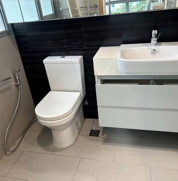 The Glades, 6 Bedok Rise, 2 Bedrooms, 721 sqft, Condominium For Sale, by Juita Tan, 500192540 - Bathroom - PropertyGuru.com.sg