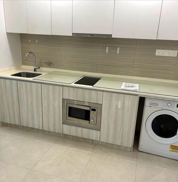 The Glades, 6 Bedok Rise, 2 Bedrooms, 721 sqft, Condominium For Sale, by Juita Tan, 500192540 - Kitchen - PropertyGuru.com.sg