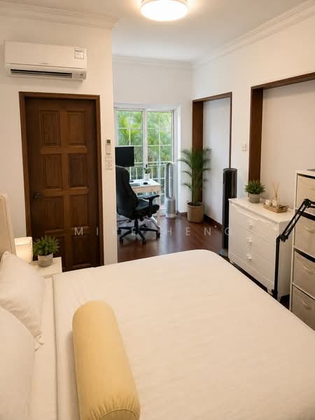 La Meyer, 66 Meyer Road, Room Rental, 300 sqft, Condominium For Rent, by Mike Heng, 500192543 - Bedroom - PropertyGuru.com.sg