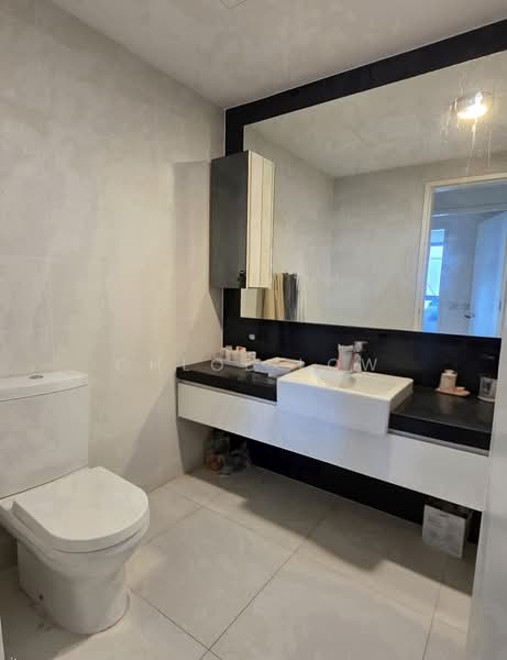 The Interlace, 212 Depot Road, 2 Bedrooms, 1,055 sqft, Condominium For Rent, by Chloe Low, 500192547 - Bathroom - PropertyGuru.com.sg
