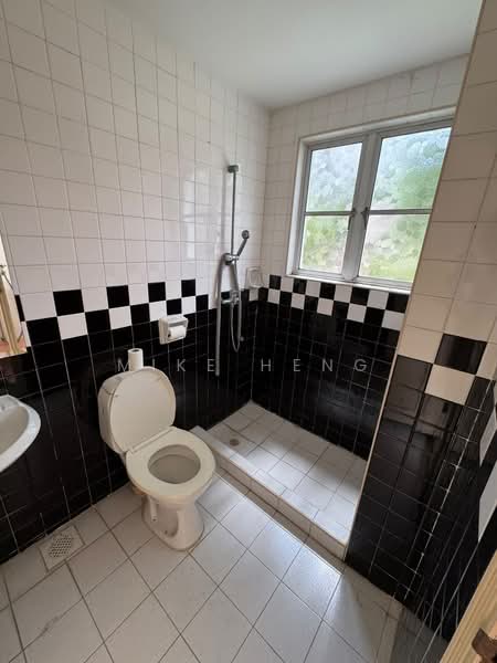 La Meyer, 66 Meyer Road, Room Rental, 800 sqft, Condominium For Rent, by Mike Heng, 500192554 - Bathroom - PropertyGuru.com.sg