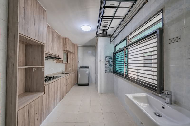 576 Woodlands Glen, 576 Woodlands Drive 16, 3 Bedrooms, 1,184 sqft, HDB Flat For Sale, by KOH YONG JIAN, 500192580 - Kitchen - PropertyGuru.com.sg