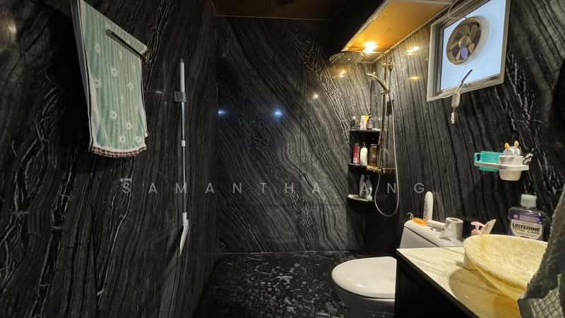 338D Anchorvale Crescent, 338D Anchorvale Crescent, Hougang / Punggol / Sengkang, 2 Bedrooms, 1,216 sqft, HDB Flat For Sale, by Samantha Ang, 500192582 - Bathroom - PropertyGuru.com.sg