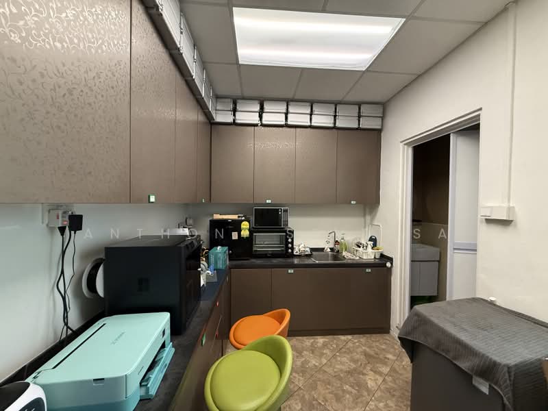 Prestige Centre, 71 Bukit Batok Crescent, 893 sqft, Light Industrial (B1) For Sale, by Anthony Sentosa, 500192590 - Kitchen - CommercialGuru.com.sg