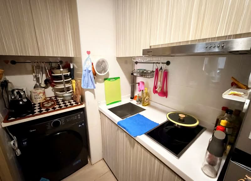 Parc Bleu, 262 Joo Chiat Place, 1 Bedroom, 463 sqft, Condominium For Sale, by Iris Ng, 500192594 - Kitchen - PropertyGuru.com.sg