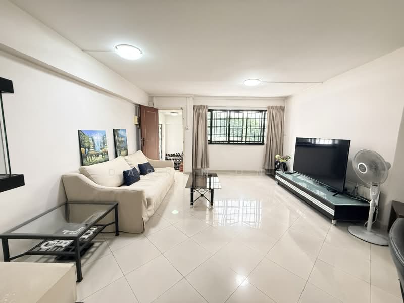 313 Shunfu Road, 313 Shunfu Road, 3 Bedrooms, 1,066 sqft, HDB Flat For Sale, by Darren Ong, 500192610 - Living Room - PropertyGuru.com.sg