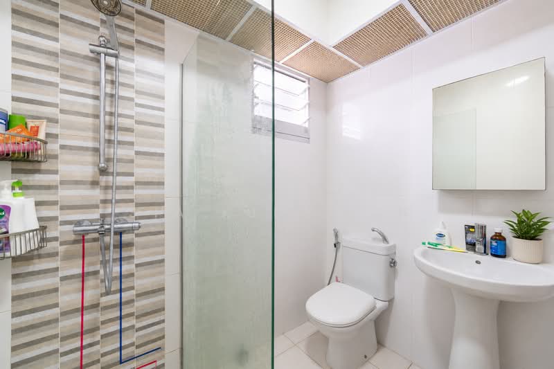 4RM HDB Newly MOP, , 3 Bedrooms, 1,011 sqft, HDB Flat For Sale, by Sia Kun Yuan, 500192612 - Master Bathroom - PropertyGuru.com.sg