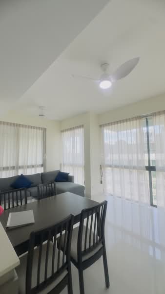 The Suites @ Central, 57-57A Devonshire Road, 2 Bedrooms, 1,055 sqft, Condominium For Rent, by Patsy Sim, 500192615 - Living Room - PropertyGuru.com.sg