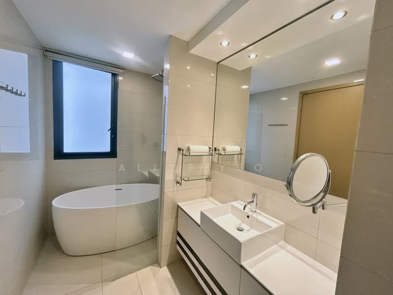 SkyPark Residences, 11 Sembawang Crescent, 5 Bedrooms, 1,593 sqft, Executive Condominium For Sale, by Alice Yeo, 500192617 - Bathroom - PropertyGuru.com.sg
