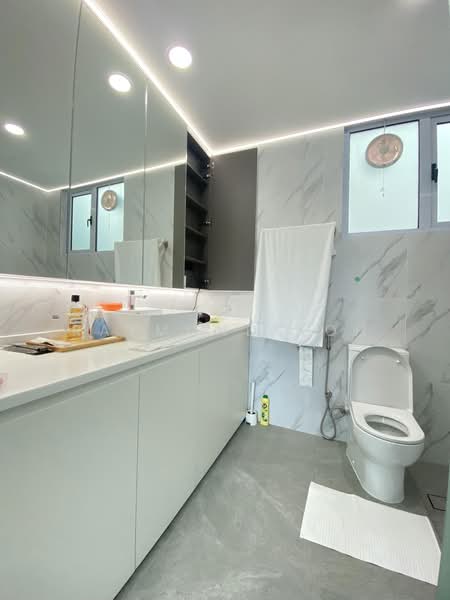 Crescendo Building, 17 Upper East Coast Road, 3 Bedrooms, 1,302 sqft, Apartment For Sale, by Raymond Koh, 500192620 - MasterBathroom - PropertyGuru.com.sg