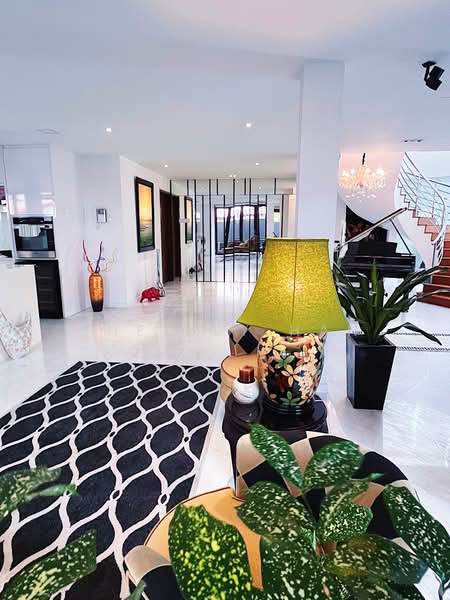 Sunset Way, Sunset Way, 6 Bedrooms, 5,400 sqft, Semi-Detached House For Sale, by Shelley Han, 500192645 - Living Room - PropertyGuru.com.sg