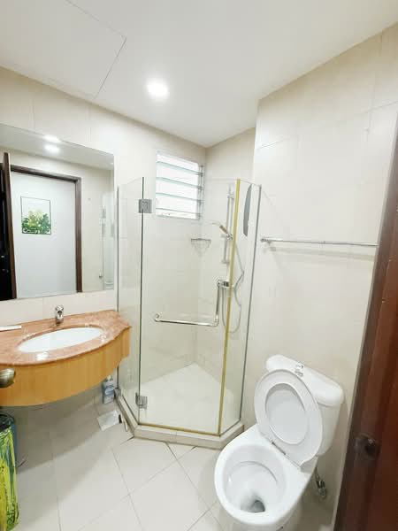 Calarasi, 31 Kim Keat Lane, 5 Bedrooms, 1,152 sqft, Apartment For Rent, by Leeon Ling, 500192648 - Bathroom - PropertyGuru.com.sg