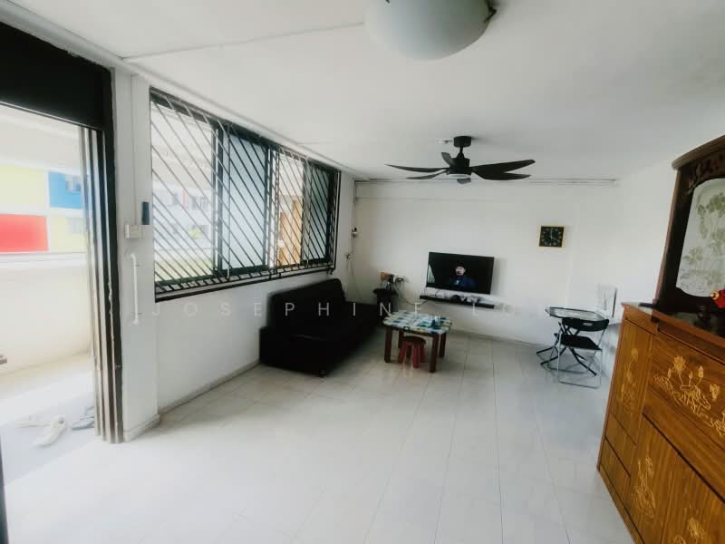 713 Yishun Street 71, 713 Yishun Street 71, 3 Bedrooms, 904 sqft, HDB Flat For Sale, by Josephine LOH, 500192653 - Living Room - PropertyGuru.com.sg