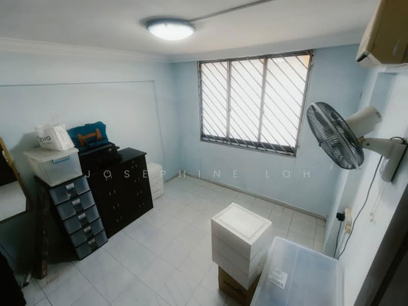 713 Yishun Street 71, 713 Yishun Street 71, 3 Bedrooms, 904 sqft, HDB Flat For Sale, by Josephine LOH, 500192653 - Interior - PropertyGuru.com.sg