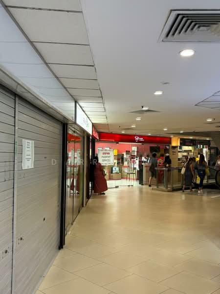 Lucky Plaza, 304 Orchard Road, 250 sqft, Mall Shop For Rent, by Darryl Ng, 500192654 - Corridor - CommercialGuru.com.sg