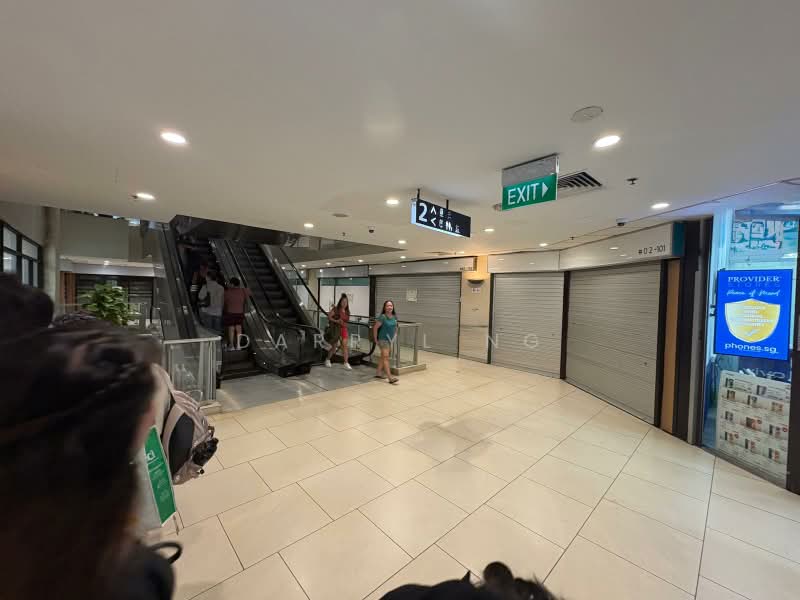 Lucky Plaza, 304 Orchard Road, 250 sqft, Mall Shop For Rent, by Darryl Ng, 500192654 - Interior - CommercialGuru.com.sg