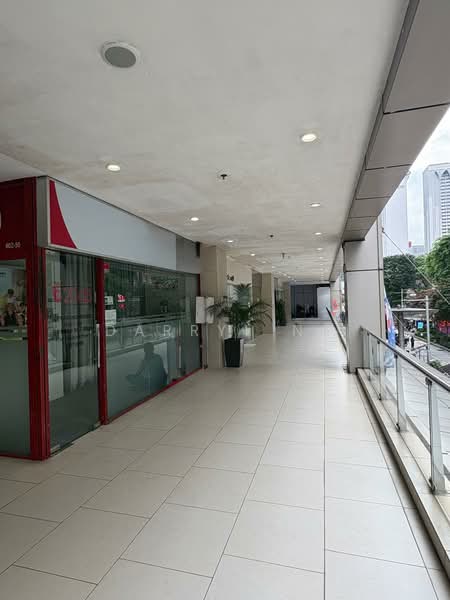 Lucky Plaza, 304 Orchard Road, 250 sqft, Mall Shop For Rent, by Darryl Ng, 500192654 - Corridor - CommercialGuru.com.sg