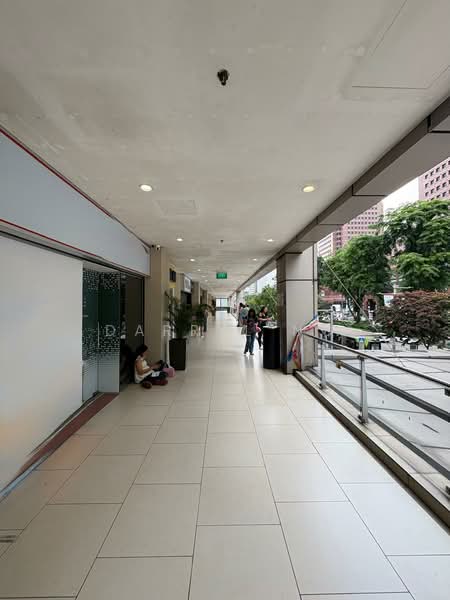 Lucky Plaza, 304 Orchard Road, 250 sqft, Mall Shop For Rent, by Darryl Ng, 500192654 - Corridor - CommercialGuru.com.sg
