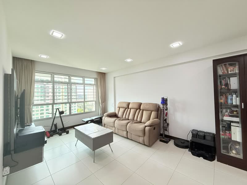 211A Punggol Walk, 211A Punggol Walk, 3 Bedrooms, 990 sqft, HDB Flat For Sale, by Patrick Chee, 500192664 - Living Room - PropertyGuru.com.sg