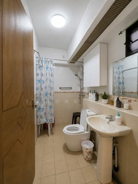 79A Toa Payoh Central, 79A Toa Payoh Central, 3 Bedrooms, 818 sqft, HDB Flat For Sale, by Yi Long Lim, 500192665 - Bathroom - PropertyGuru.com.sg
