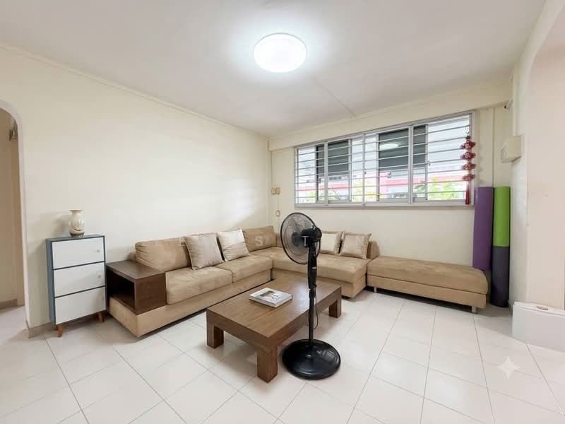 16 Toh Yi Drive, 16 Toh Yi Drive, 3 Bedrooms, 1,119 sqft, HDB Flat For Sale, by Lewis Tong, 500192673 - Living Room - PropertyGuru.com.sg