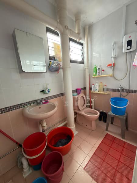 603 Bedok Reservoir Road, 603 Bedok Reservoir Road, 3 Bedrooms, 1,292 sqft, HDB Flat For Sale, by Zane Soo 苏昱能, 500192683 - Bathroom - PropertyGuru.com.sg