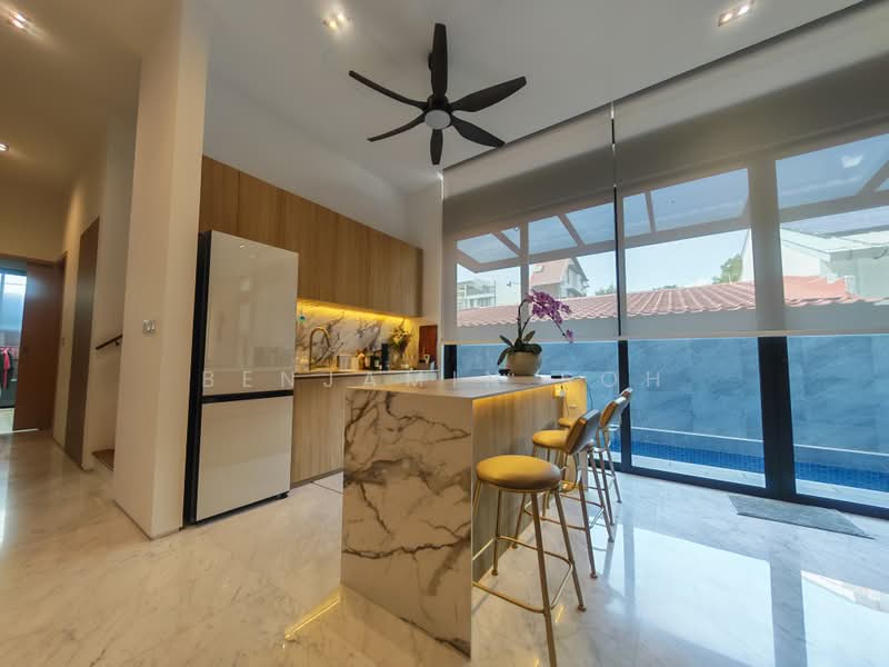 LOCATION LOCATION LOCATION, SIGLAP STREET LINED WITH BUNGALOWS AND SEMI-Ds, 8 Bedrooms, 7,545 sqft, Semi-Detached House For Sale, by Benjamin Soh, 500192684 - Kitchen - PropertyGuru.com.sg