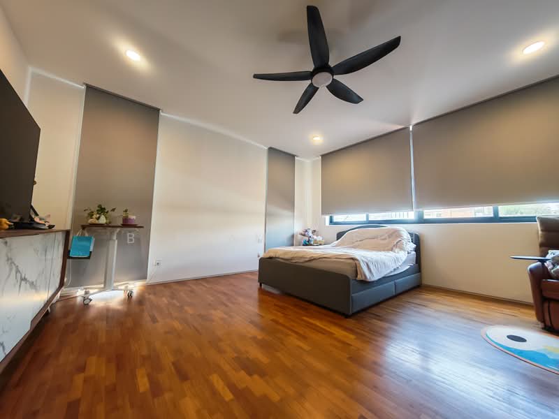 LOCATION LOCATION LOCATION, SIGLAP STREET LINED WITH BUNGALOWS AND SEMI-Ds, 8 Bedrooms, 7,545 sqft, Semi-Detached House For Sale, by Benjamin Soh, 500192684 - Bedroom - PropertyGuru.com.sg