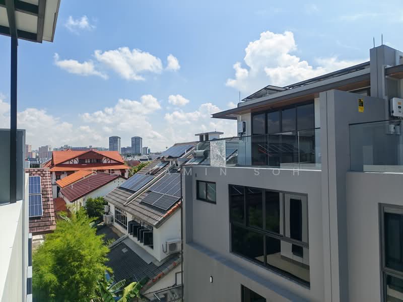 LOCATION LOCATION LOCATION, SIGLAP STREET LINED WITH BUNGALOWS AND SEMI-Ds, 8 Bedrooms, 7,545 sqft, Semi-Detached House For Sale, by Benjamin Soh, 500192684 - Exterior - PropertyGuru.com.sg