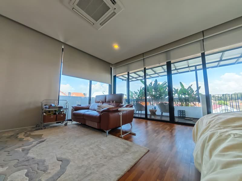 LOCATION LOCATION LOCATION, SIGLAP STREET LINED WITH BUNGALOWS AND SEMI-Ds, 8 Bedrooms, 7,545 sqft, Semi-Detached House For Sale, by Benjamin Soh, 500192684 - Bedroom - PropertyGuru.com.sg