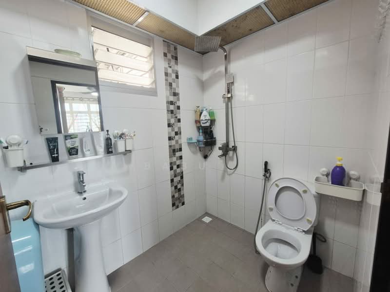 488A Choa Chu Kang Avenue 5, 488A Choa Chu Kang Avenue 5, 3 Bedrooms, 1,001 sqft, HDB Flat For Sale, by Babu ., 500192686 - Bathroom - PropertyGuru.com.sg