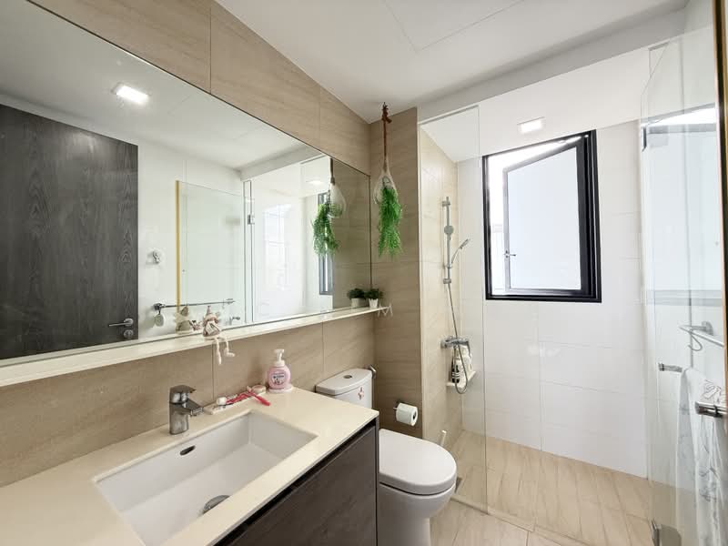 Lush Acres, 5 Fernvale Close, 3 Bedrooms, 1,130 sqft, Executive Condominium For Sale, by Eric Lim 林勇合, 500192697 - Bathroom - PropertyGuru.com.sg