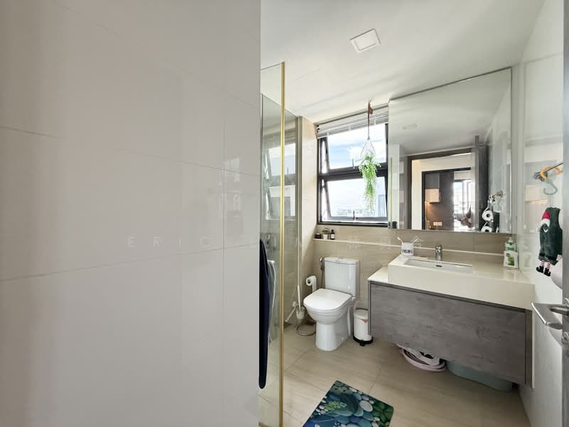 Lush Acres, 5 Fernvale Close, 3 Bedrooms, 1,130 sqft, Executive Condominium For Sale, by Eric Lim 林勇合, 500192697 - Bathroom - PropertyGuru.com.sg