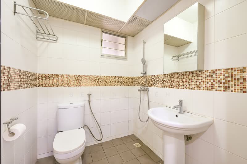 430B Fernvale Link, 430B Fernvale Link, 2 Bedrooms, 721 sqft, HDB Flat For Sale, by Selene Teh, 500192704 - Bathroom - PropertyGuru.com.sg