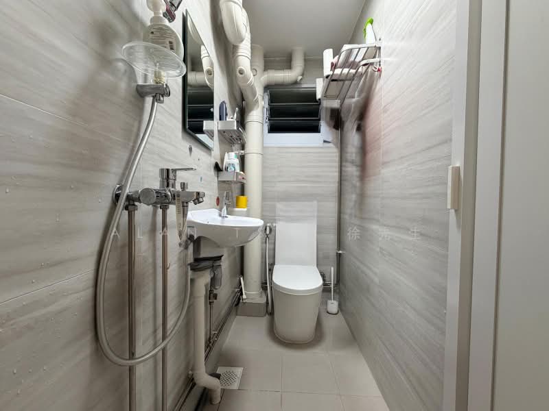 66 Circuit Road, 66 Circuit Road, 2 Bedrooms, 603 sqft, HDB Flat For Sale, by Alan Tsui 徐先生, 500192709 - Bathroom - PropertyGuru.com.sg