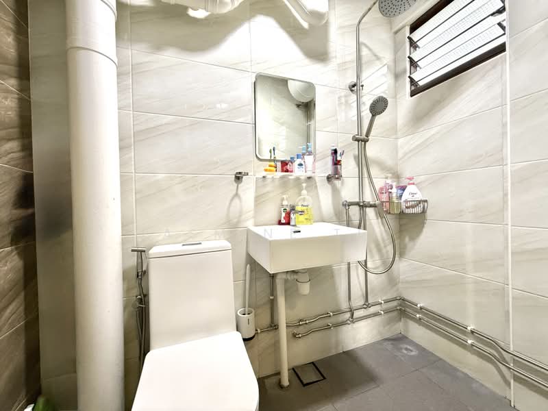 122 Teck Whye Lane, 122 Teck Whye Lane, 4 Bedrooms, 1,302 sqft, HDB Flat For Sale, by Jasmine Teo, 500192719 - Bathroom - PropertyGuru.com.sg