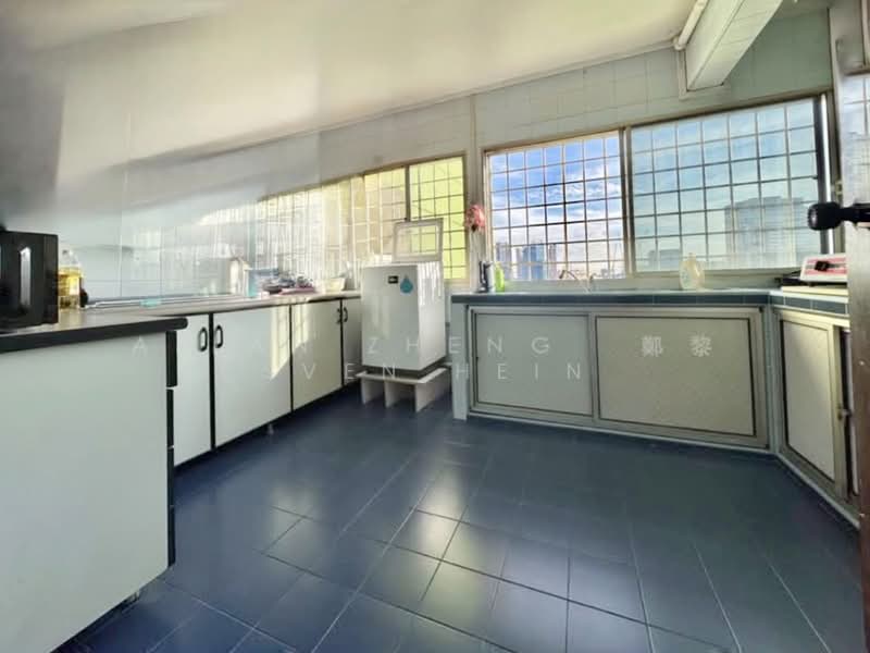 People's Park Complex, 1 Park Road, 5 Bedrooms, 1,119 sqft, Apartment For Sale, by Sven Hein, 500192720 - Kitchen - PropertyGuru.com.sg
