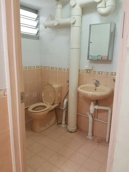 73 Telok Blangah Heights, 73 Telok Blangah Heights, 3 Bedrooms, 1,259 sqft, HDB Flat For Rent, by Joyce Long, 500192729 - Bathroom - PropertyGuru.com.sg