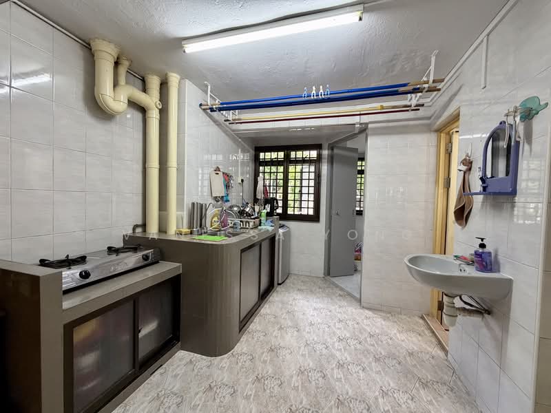 20 Dover Crescent, 20 Dover Crescent, 2 Bedrooms, 700 sqft, HDB Flat For Sale, by Vanessa Yong, 500192741 - Kitchen - PropertyGuru.com.sg