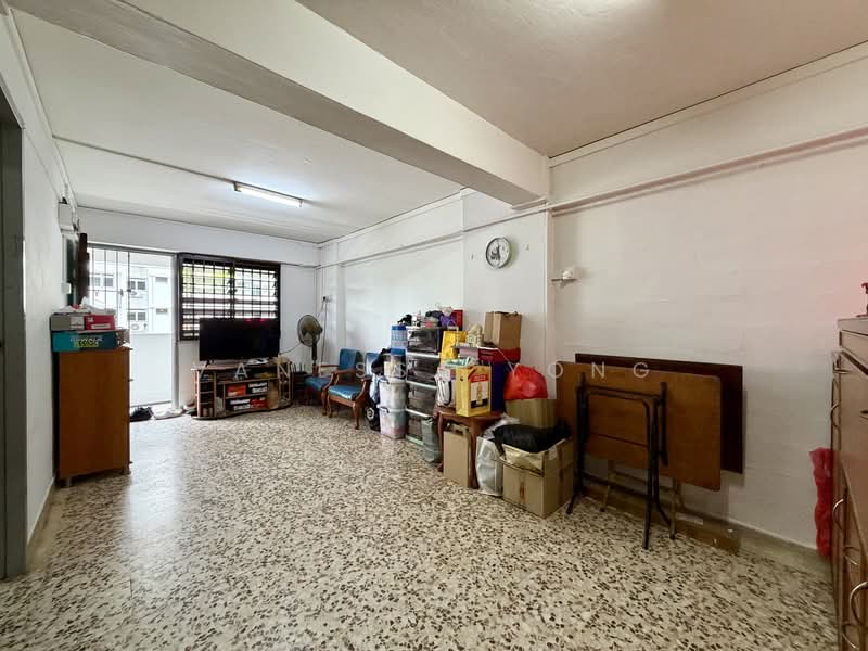 20 Dover Crescent, 20 Dover Crescent, 2 Bedrooms, 700 sqft, HDB Flat For Sale, by Vanessa Yong, 500192741 - Living Room - PropertyGuru.com.sg