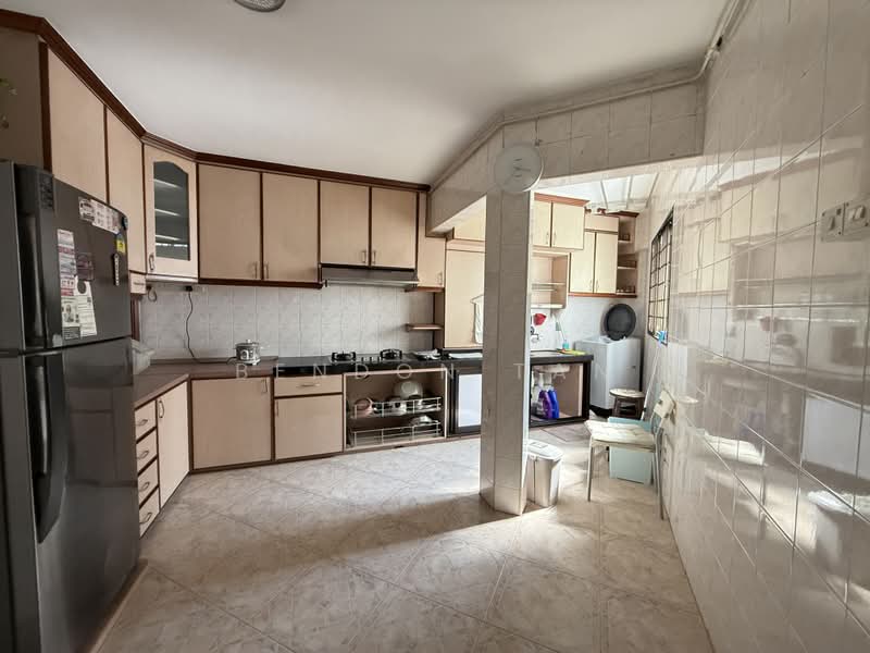 137 Rivervale Street, 137 Rivervale Street, 3 Bedrooms, 1,518 sqft, HDB Flat For Rent, by Bendon Tan, 500192747 - Kitchen - PropertyGuru.com.sg