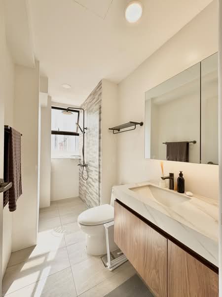 Yong An Park, 331 River Valley Road, 4 Bedrooms, 3,606 sqft, Condominium For Sale, by Phoebe, 500192760 - Bathroom - PropertyGuru.com.sg