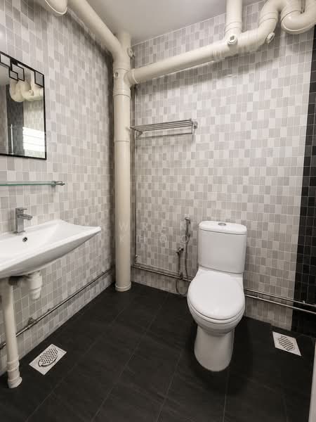 733 Tampines Street 71, 733 Tampines Street 71, 3 Bedrooms, 1,108 sqft, HDB Flat For Sale, by Lawrence Khoo, 500192764 - Bathroom - PropertyGuru.com.sg