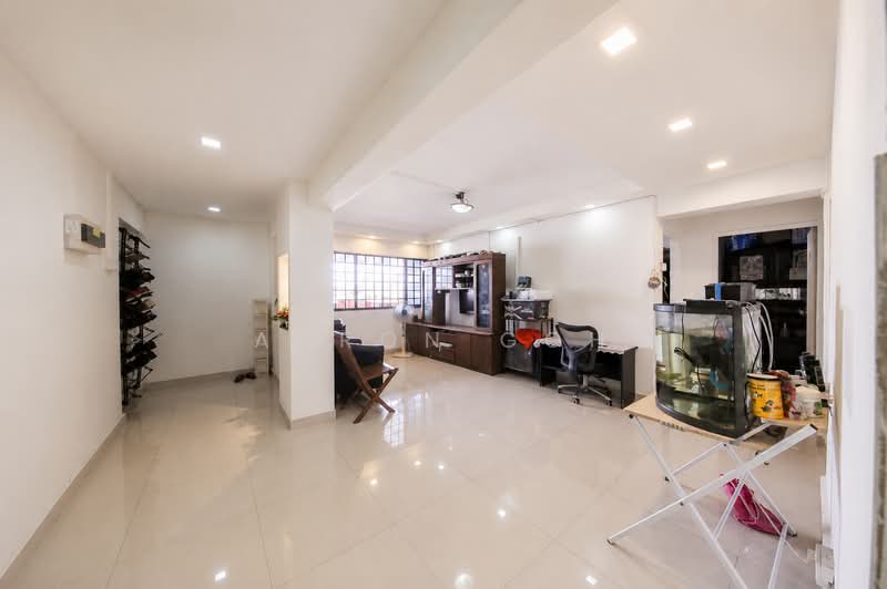 31 Teban Gardens Road, 31 Teban Gardens Road, 3 Bedrooms, 1,066 sqft, HDB Flat For Sale, by Aaron Goh, 500192774 - Living Room - PropertyGuru.com.sg