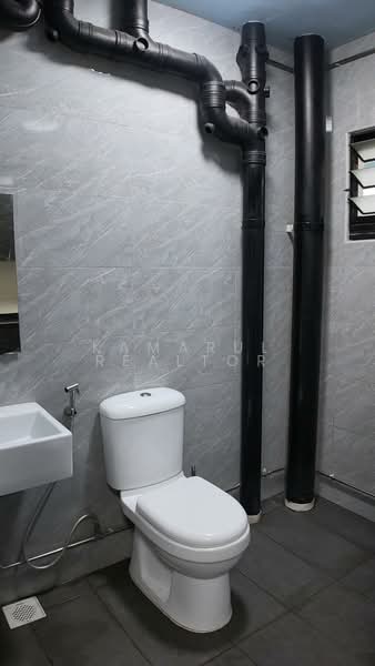 631 Woodlands Ring Road, 631 Woodlands Ring Road, 3 Bedrooms, 1,076 sqft, HDB Flat For Sale, by Kamarul Realtor, 500192778 - Bathroom - PropertyGuru.com.sg