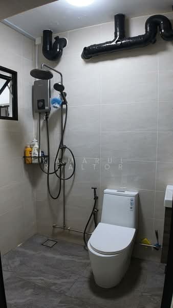 631 Woodlands Ring Road, 631 Woodlands Ring Road, 3 Bedrooms, 1,076 sqft, HDB Flat For Sale, by Kamarul Realtor, 500192778 - Bathroom - PropertyGuru.com.sg