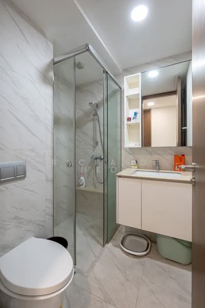 Le Quest, 10 Bukit Batok Street 41, 2 Bedrooms, 700 sqft, Condominium For Sale, by Richard Neo, 500192782 - Bathroom - PropertyGuru.com.sg