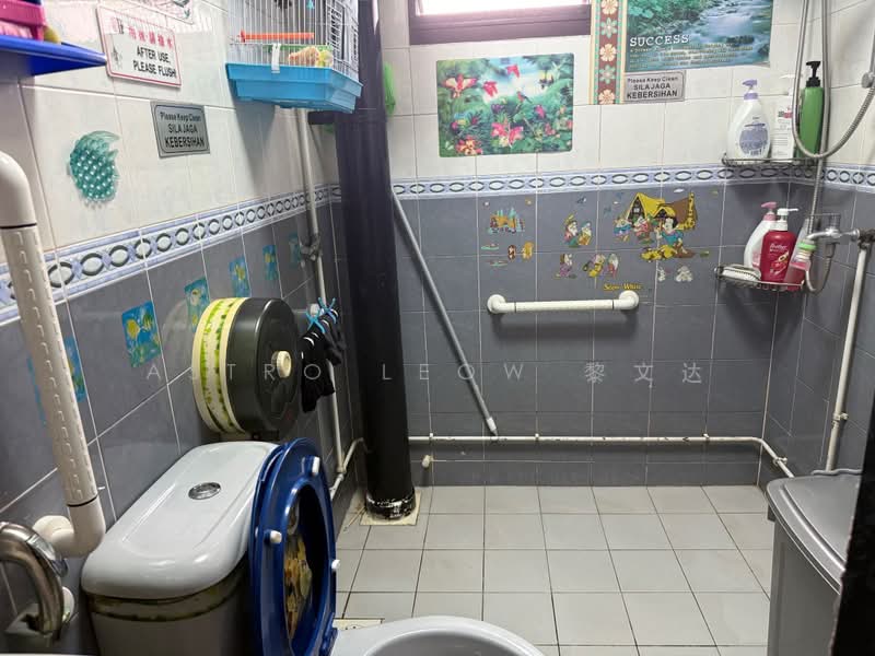 506A Wellington Circle, 506A Wellington Circle, Room Rental, 120 sqft, HDB Flat For Rent, by Astro Leow 黎文达, 500192788 - Bathroom - PropertyGuru.com.sg
