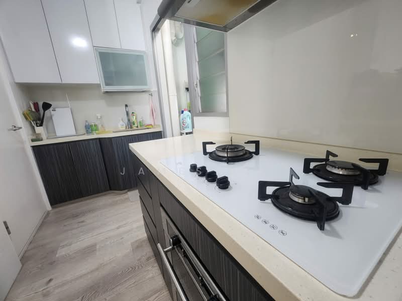 312A Clementi Avenue 4, 312A Clementi Avenue 4, 2 Bedrooms, 743 sqft, HDB Flat For Sale, by James Sin, 500192795 - Kitchen - PropertyGuru.com.sg